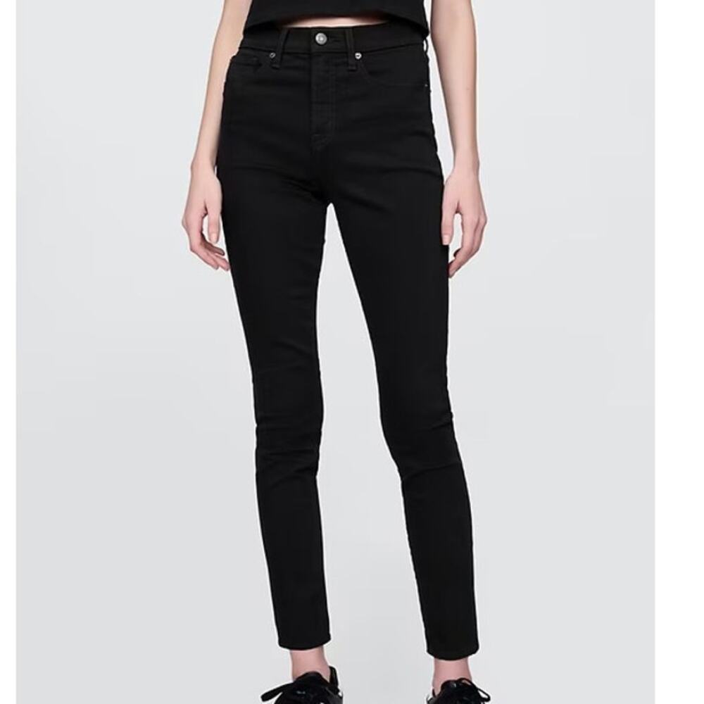 GAP True Skinny Black Jeans Size 26 
Petite